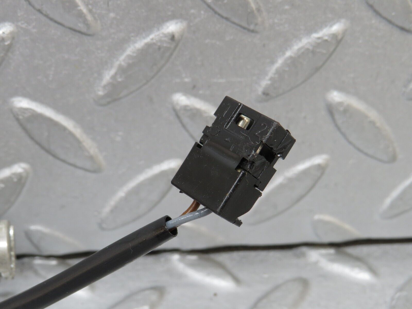 37820 Mercedes-Benz A124 320E Cabriolet Soft Top Cover Lock 1247700426 1298210951 1298001672