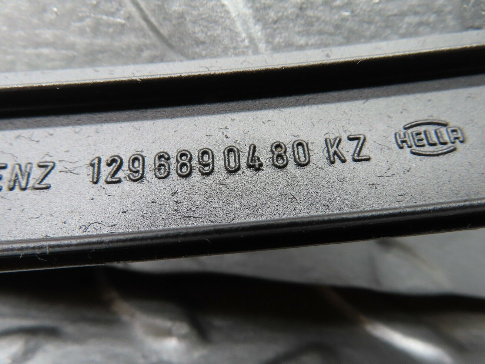 19983 Mercedes-Benz R129 300SL Coupe Windscreen Defroster Air Vent 1296890380