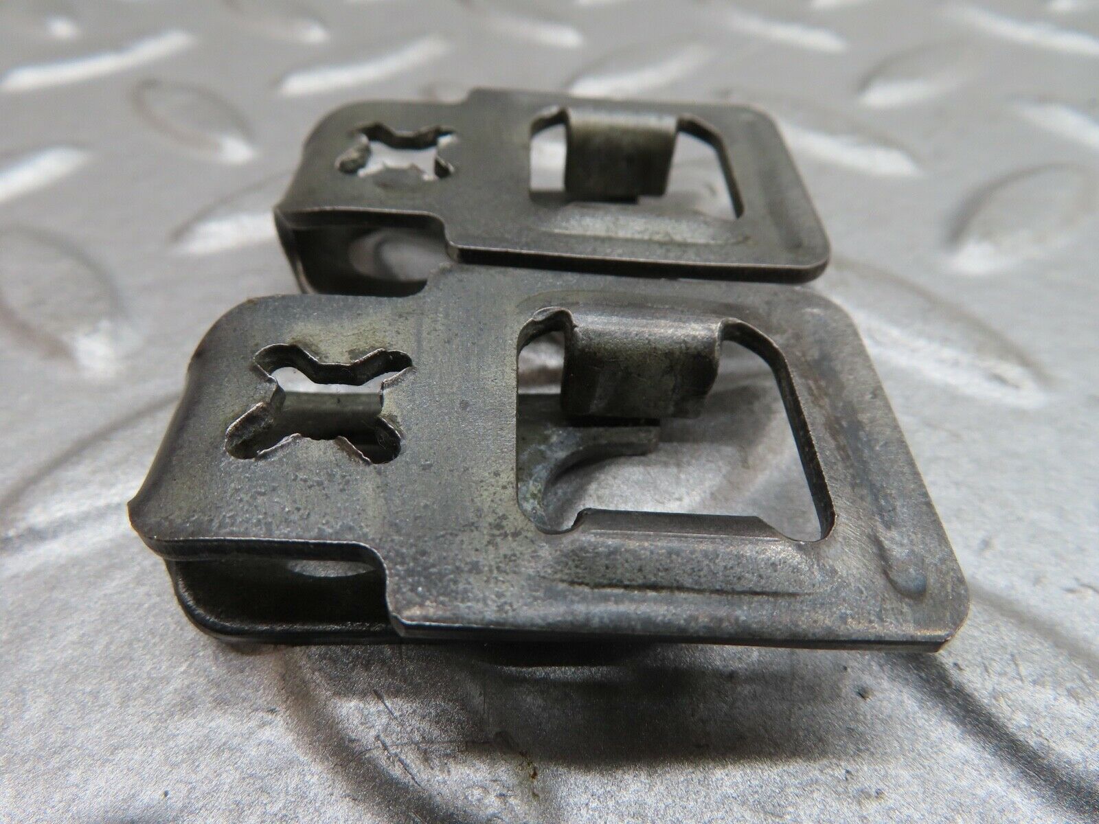 17505 Mercedes-Benz R129 300SL Coupe Fuel Injector Bracket Holder