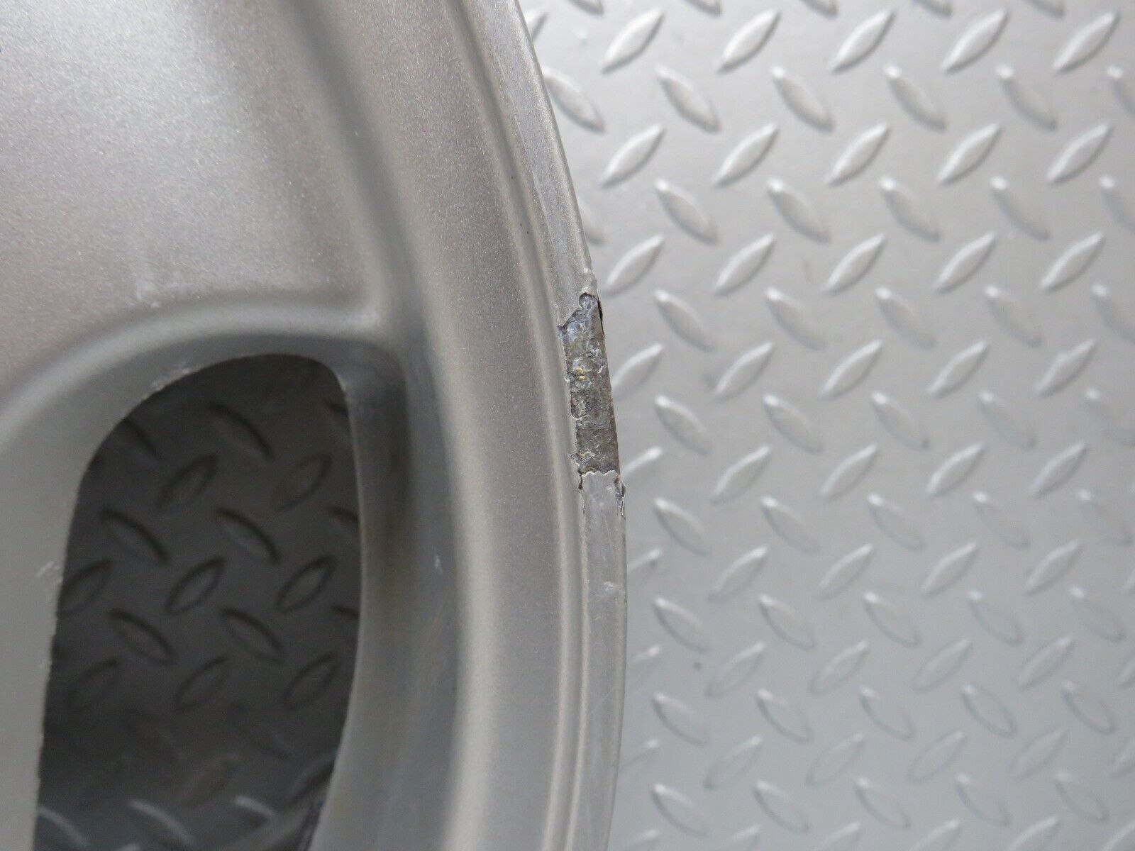 38189 Mercedes-Benz A124 Alloy Wheel 7Jx15H2 ET37 KBA44301
