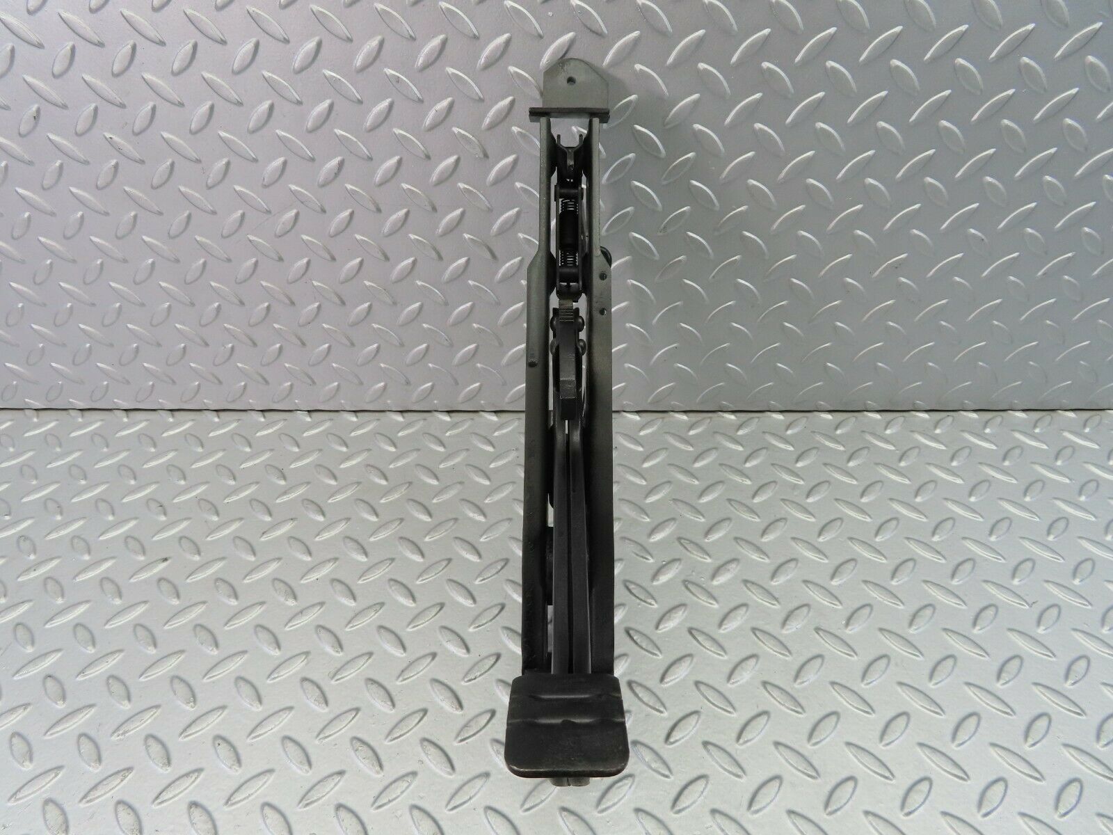 7468 Mercedes-Benz W116 450SSE. Parking Brake Handbrake Pedal