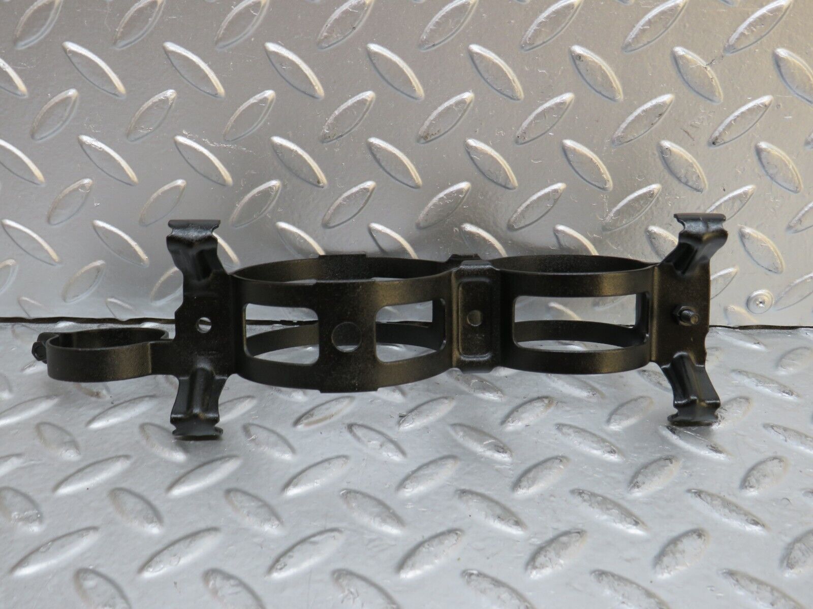 29429 Mercedes-Benz W124 230E Fuel Pump Fuel Filter Bracket
