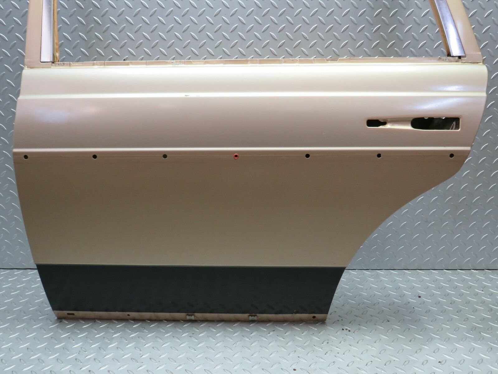 22108 Mercedes-Benz S123 280TE Wagon Rear Left Door