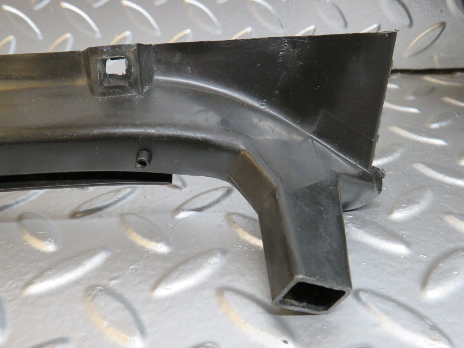 29613 Mercedes-Benz W124 230E Water Drain 1246202667 1246200978 1246200778