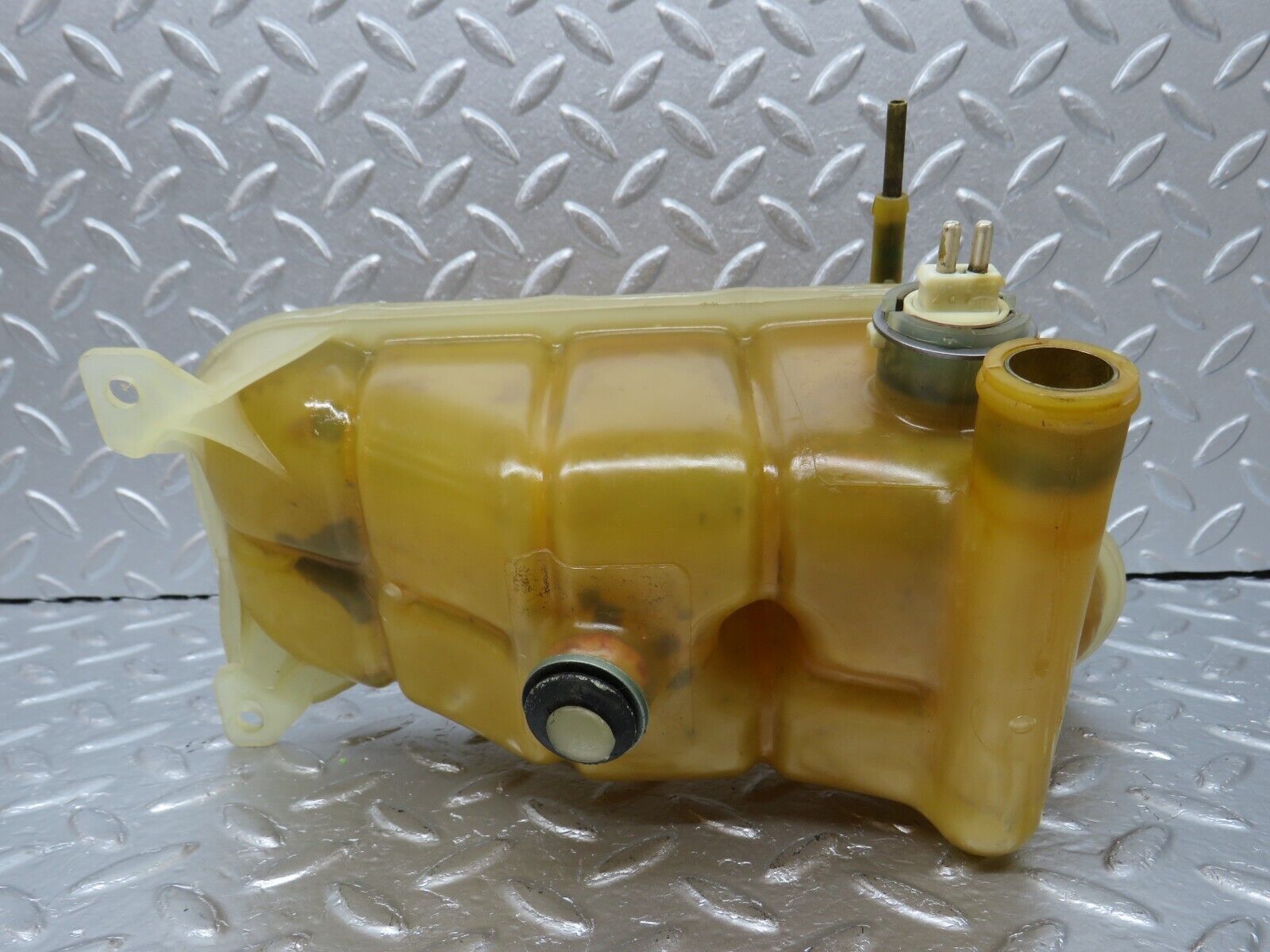 34104 Mercedes-Benz W124 260E Coolant Tank Reservoir 1245000649 1235010215