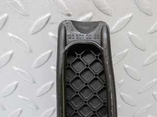 36884 Mercedes-Benz C126 420SEC Coupe Accelerator Pedal Rubber 1233010082