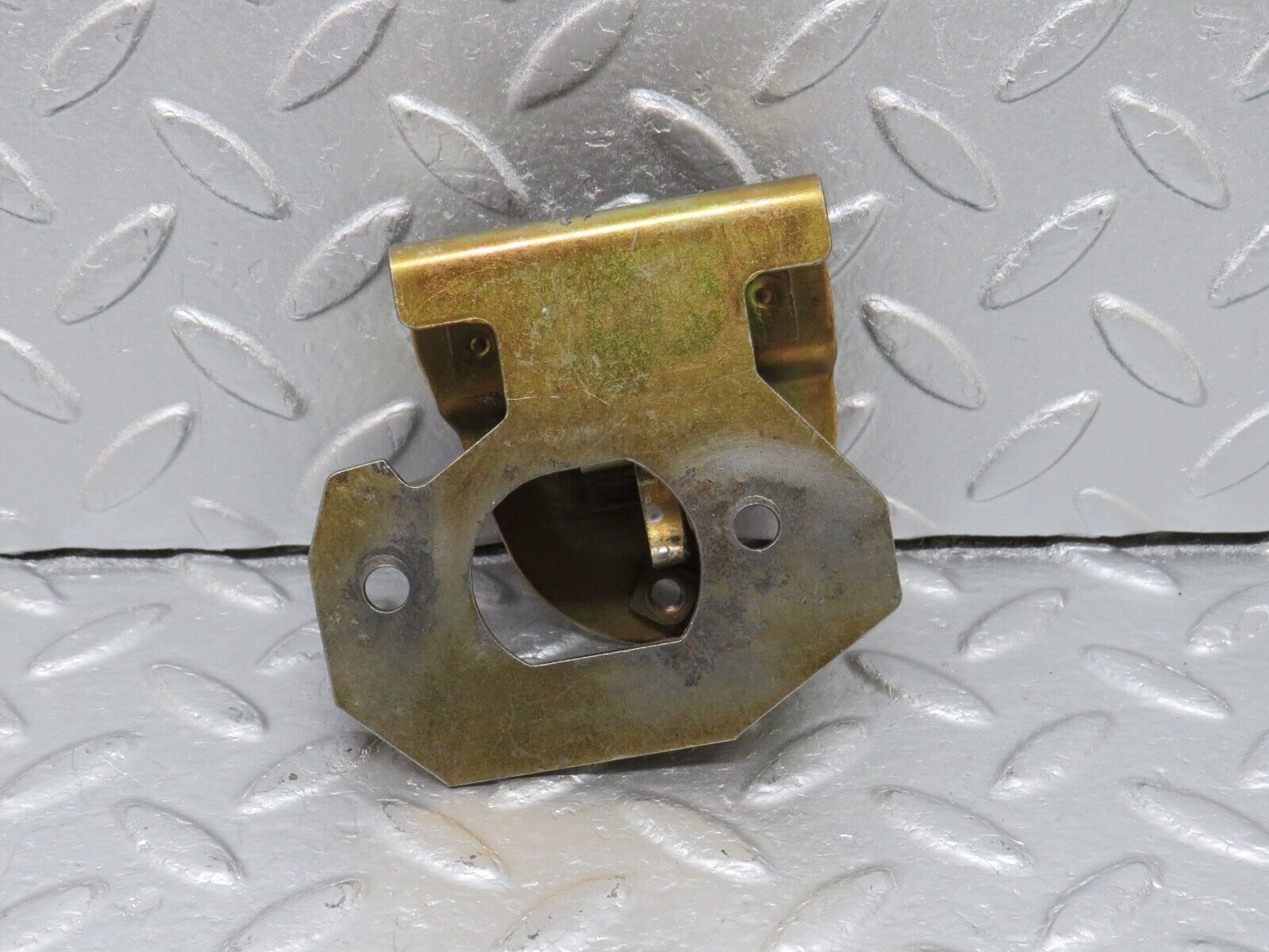 40671 Mercedes-Benz W123 300D Trunk Lock Latch 1267501885