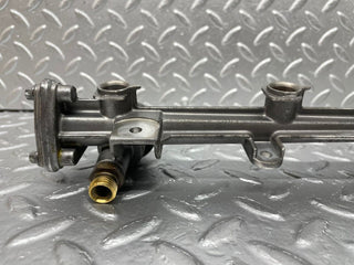 33400 Mercedes-Benz W202 C180 Fuel Injector Rail 11107845