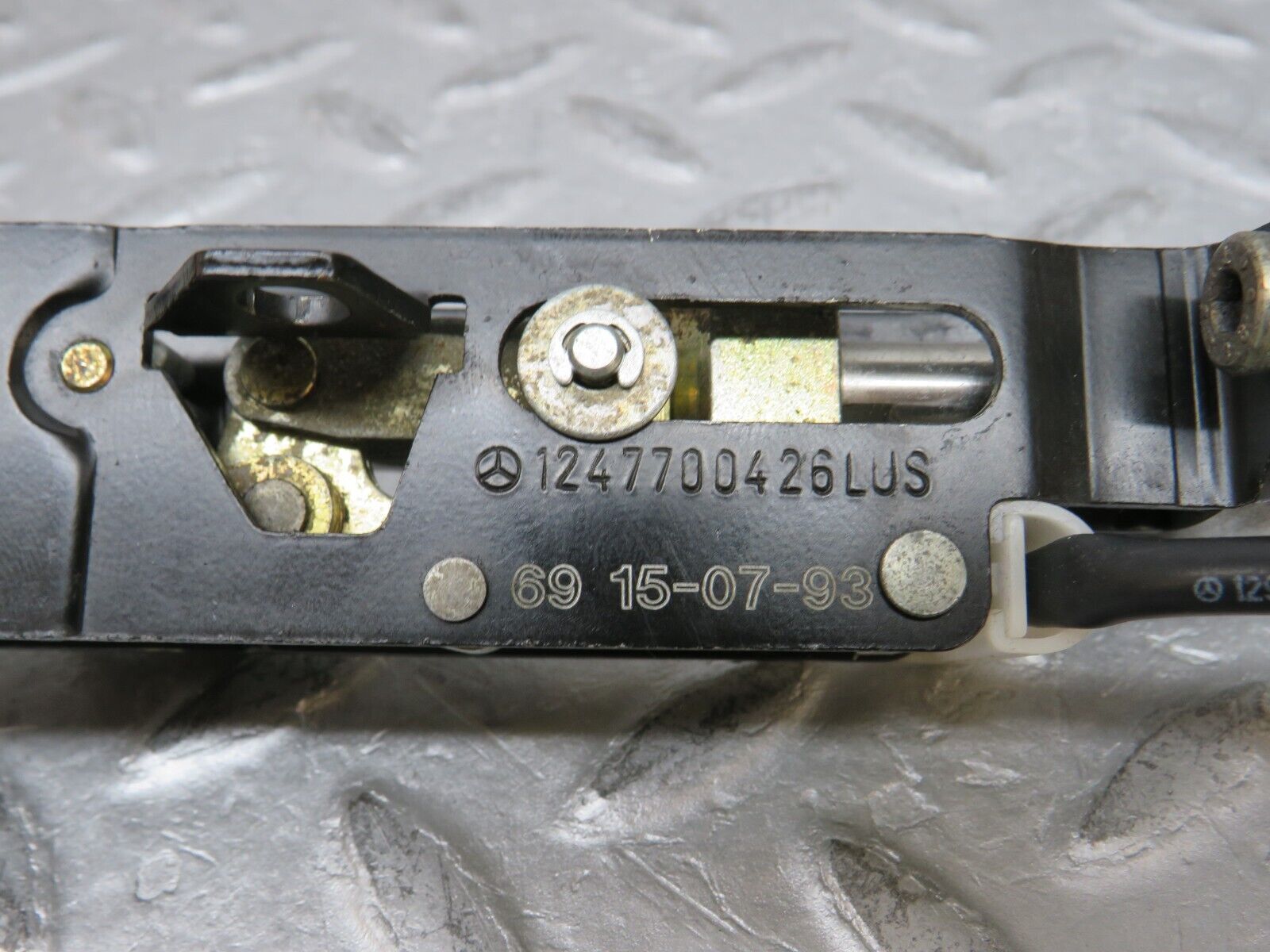 37820 Mercedes-Benz A124 320E Cabriolet Soft Top Cover Lock 1247700426 1298210951 1298001672