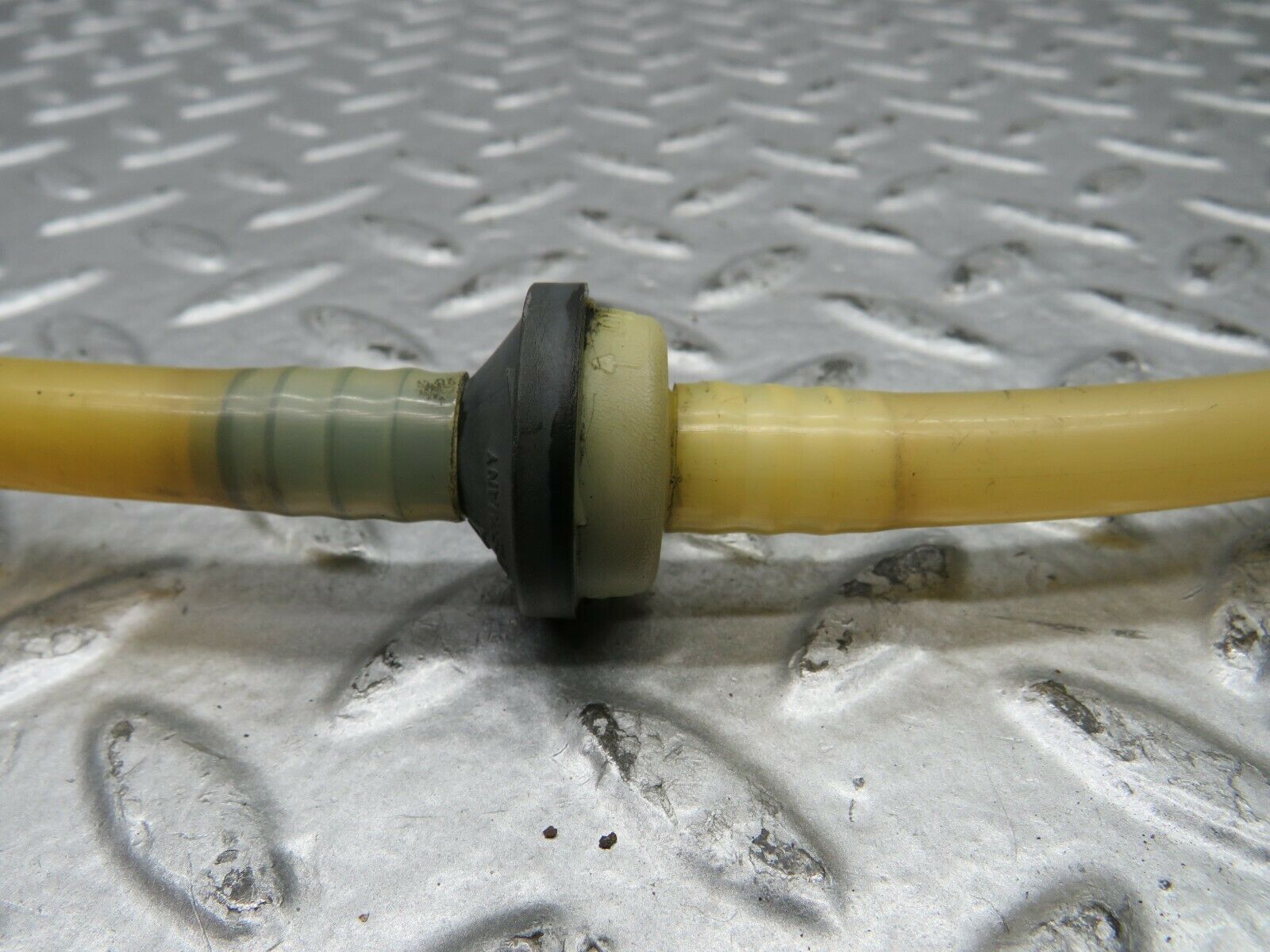 22239 Mercedes-Benz S123 280TE Wagon Brake Servo Vacuum Pipe