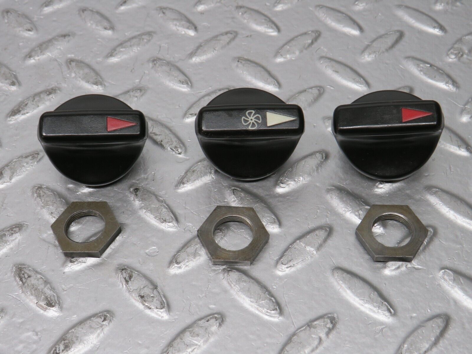 32183 Mercedes-Benz W123 230E Heater Control Knob Set