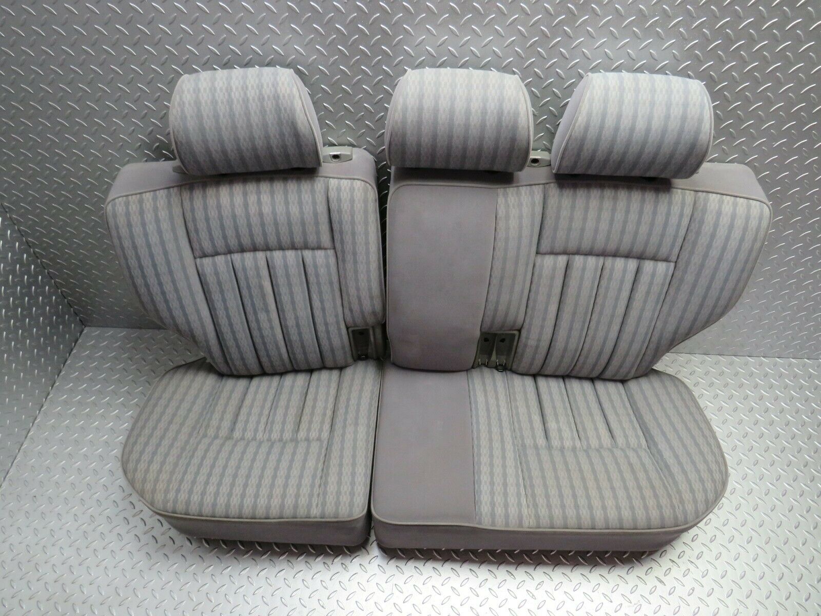 24372 Mercedes-Benz S124 220TE Wagon Rear Seat