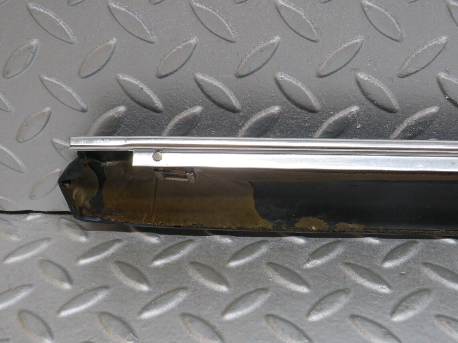 37306 Mercedes-Benz W109 300SEL Rear Right Door Card Top Trim Blue