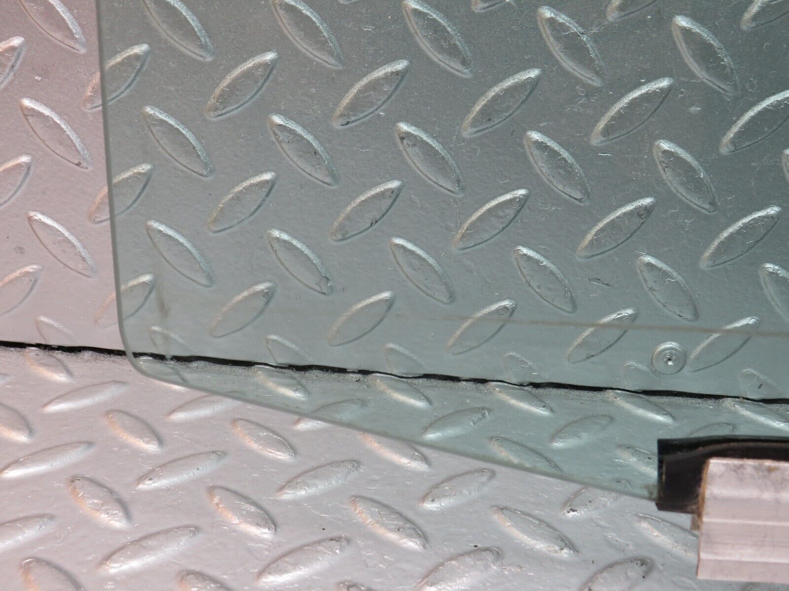 33831 Mercedes-Benz W201 190E 2.0L Rear Right Door Window Glass