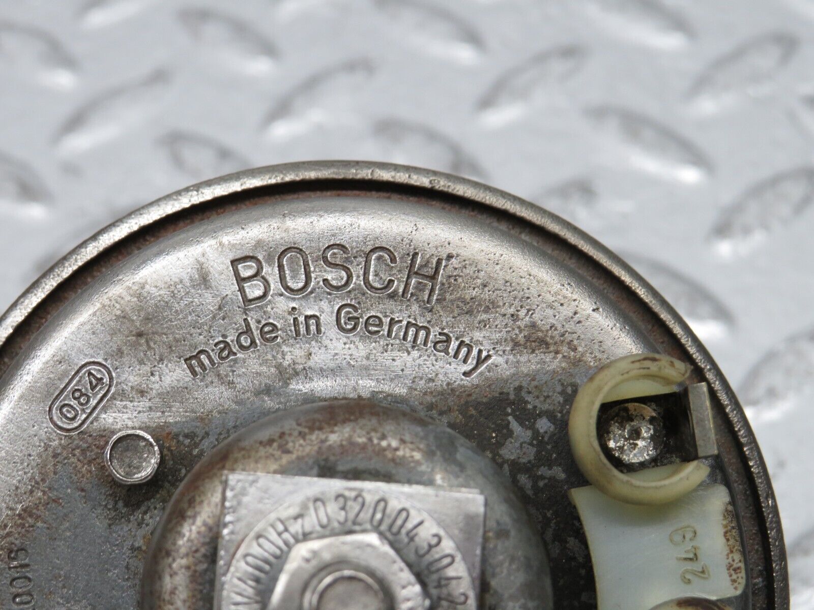 30872 Mercedes-Benz W201 190E 2.0L Horn Bosch 20016