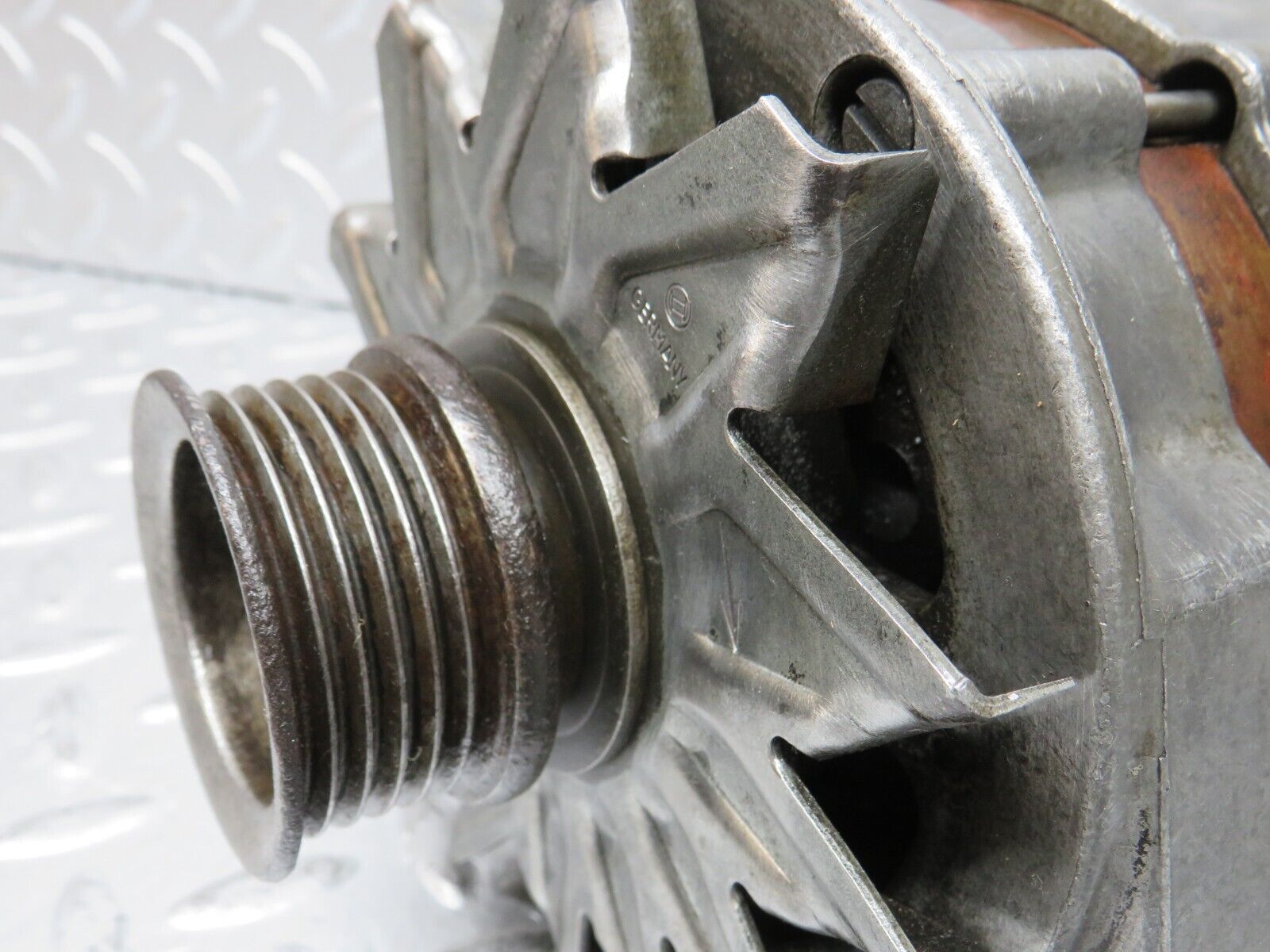 32673 Mercedes-Benz S124 300TE Wagon Generator Alternator Bosch 0120489328
