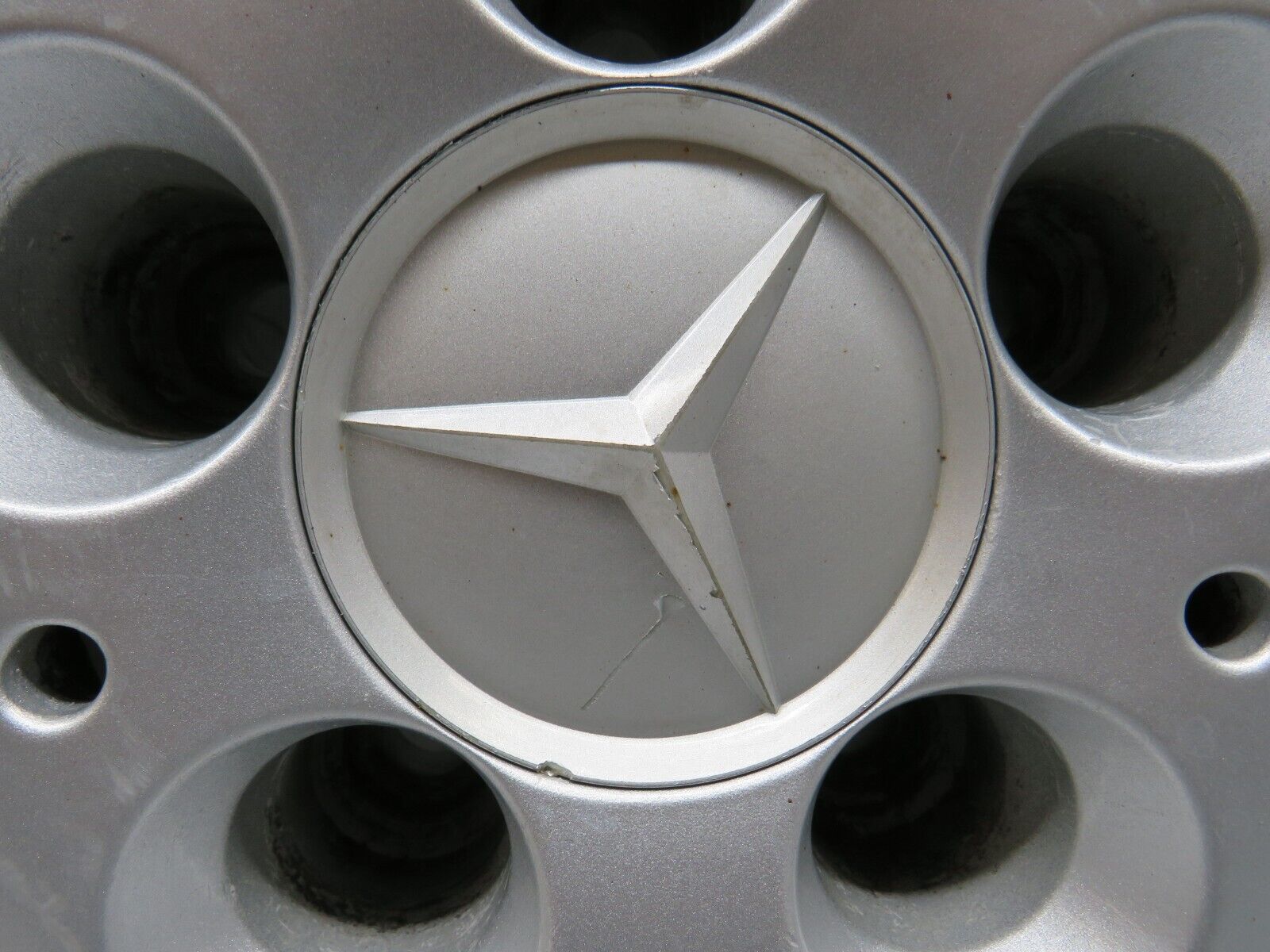 38190 Mercedes-Benz A124 Alloy Wheel 7Jx15H2 ET37 KBA44301