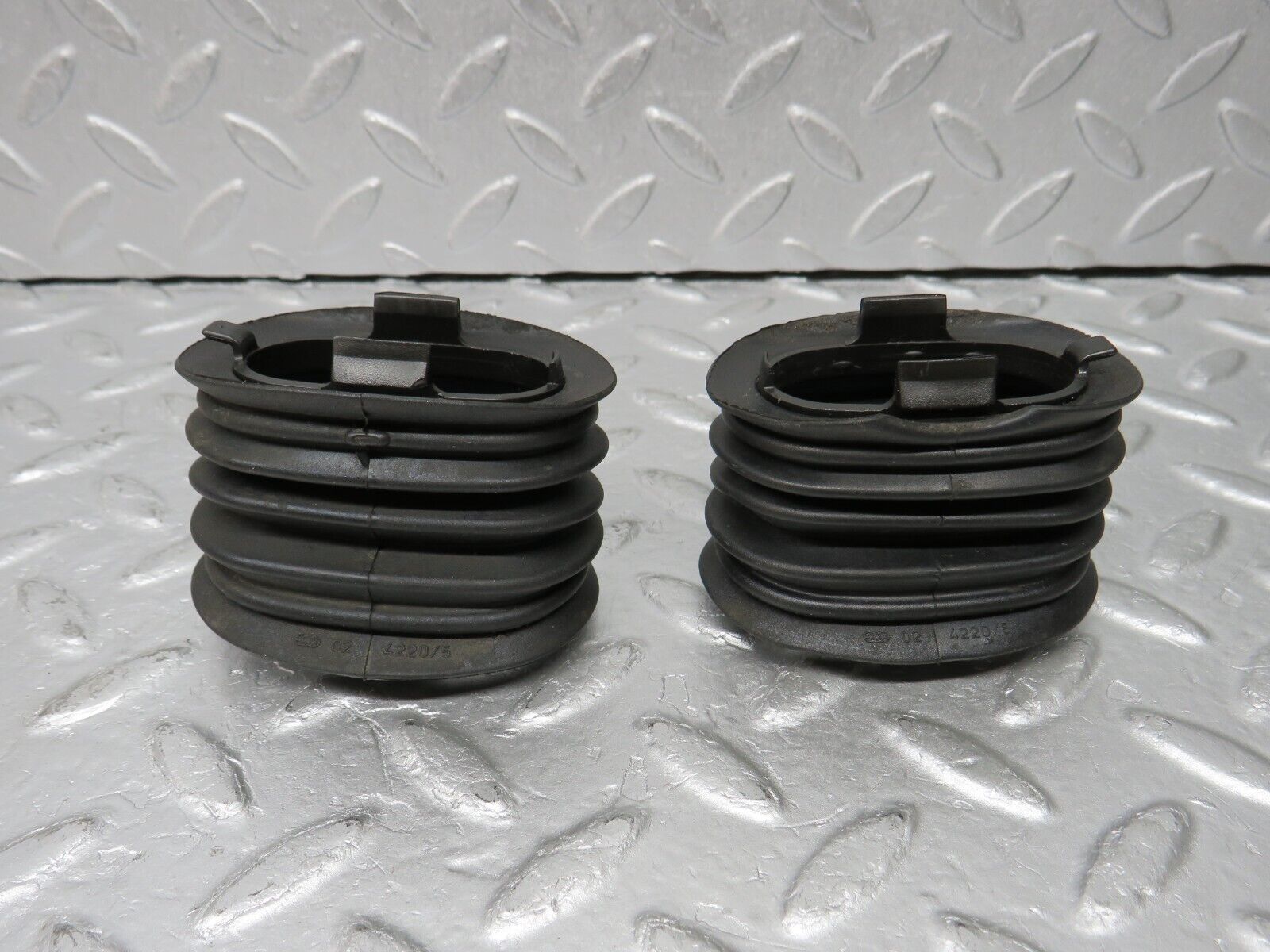 38138 Mercedes-Benz A124 320E Cabriolet Front Door Wire Protector Rubber  1248210197