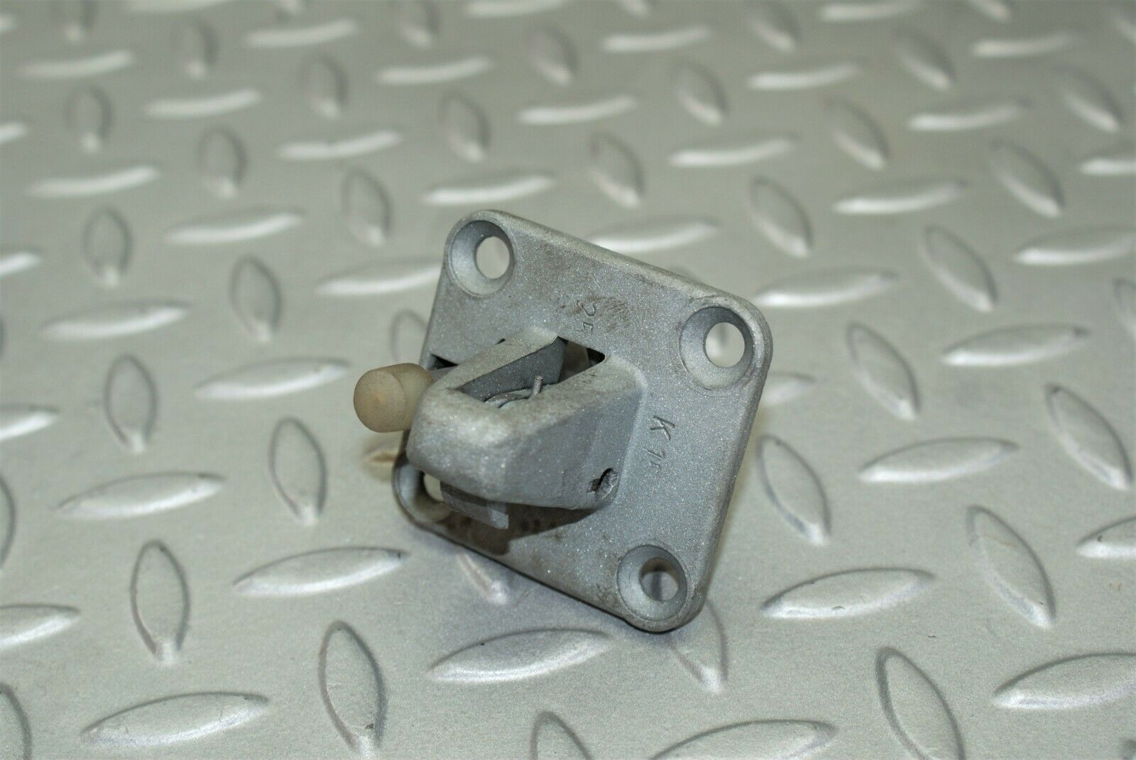 3211 Mercedes-Benz W115 220D Bonnet Lock Latch