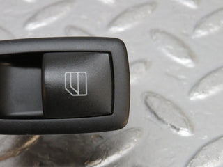 32744 Mercedes-Benz W245 Rear Right Electric Window Switch 2518200510