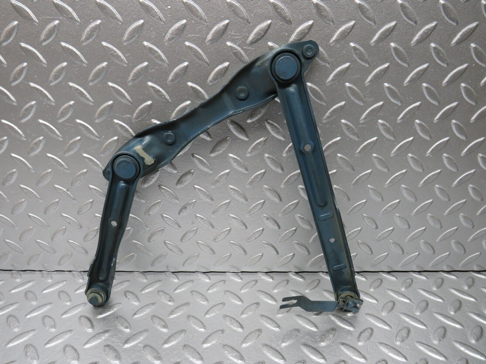 30700 Mercedes-Benz W201 190E 2.0L Bonnet Hinge Right Side