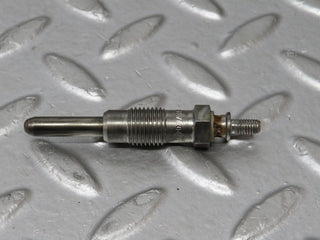 32894 Mercedes-Benz W123 300D Glow Plug Bosch Y-902R 046