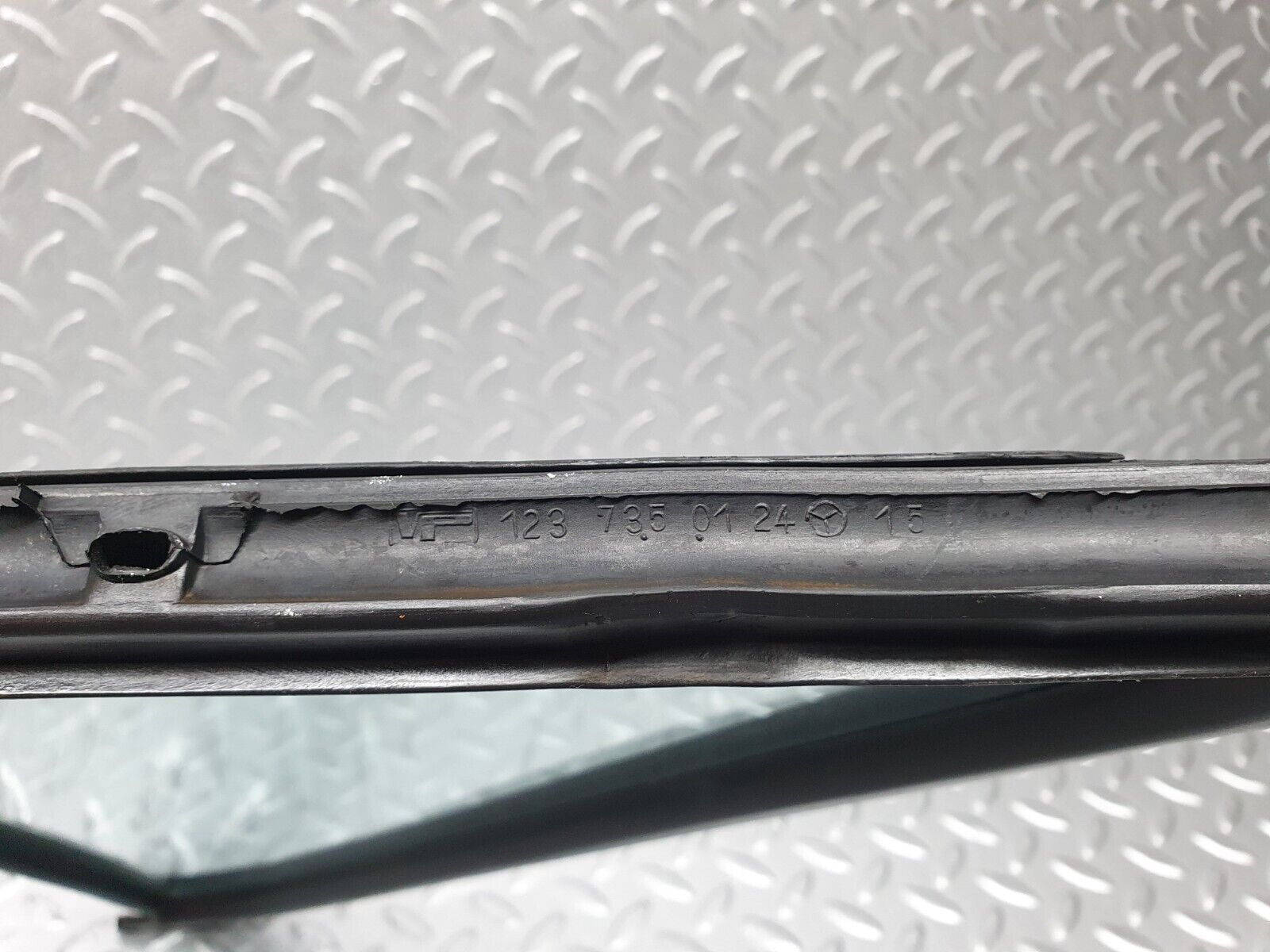 40778 Mercedes-Benz W123 300D Rear Left Quarter Window Glass 1237350124