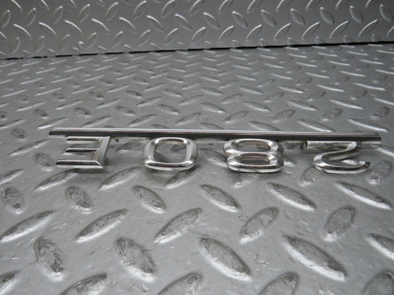 27981 Mercedes-Benz W123 280E Trunk Badge Logo Emblem 1238170815