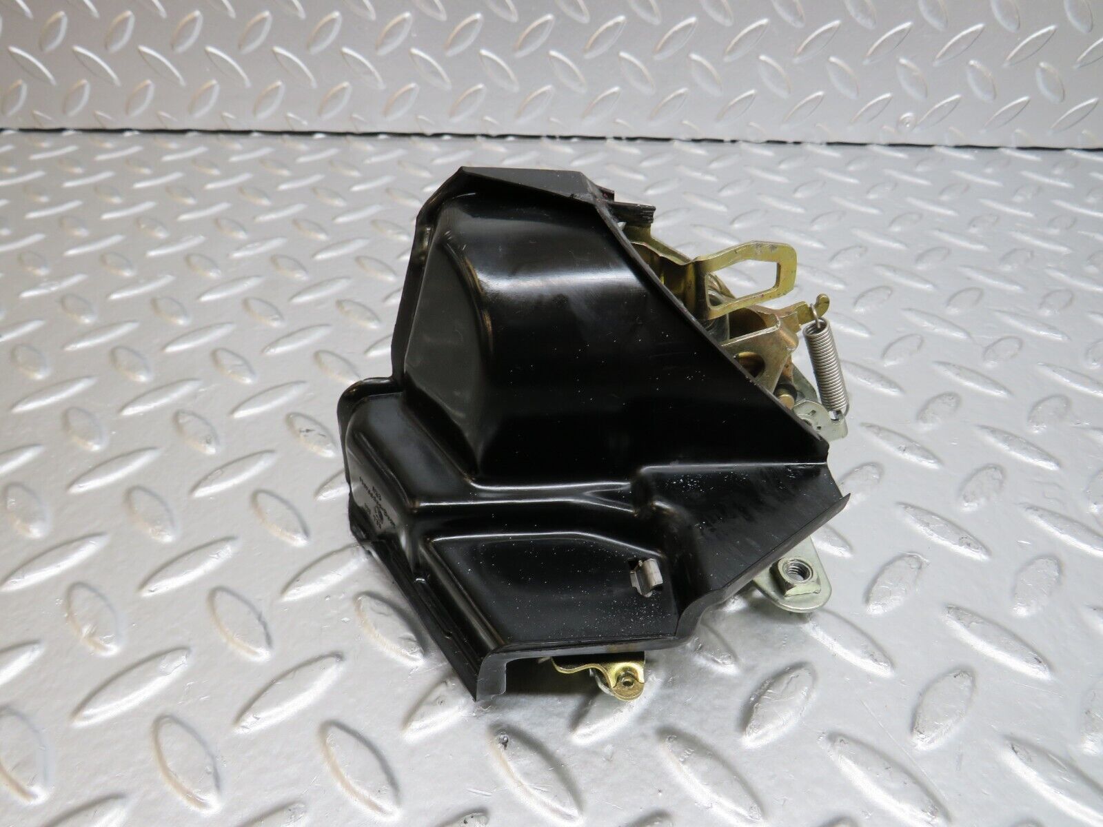 25460 Mercedes-Benz W123 200 Rear Left Door Lock Mechanism 1237230108