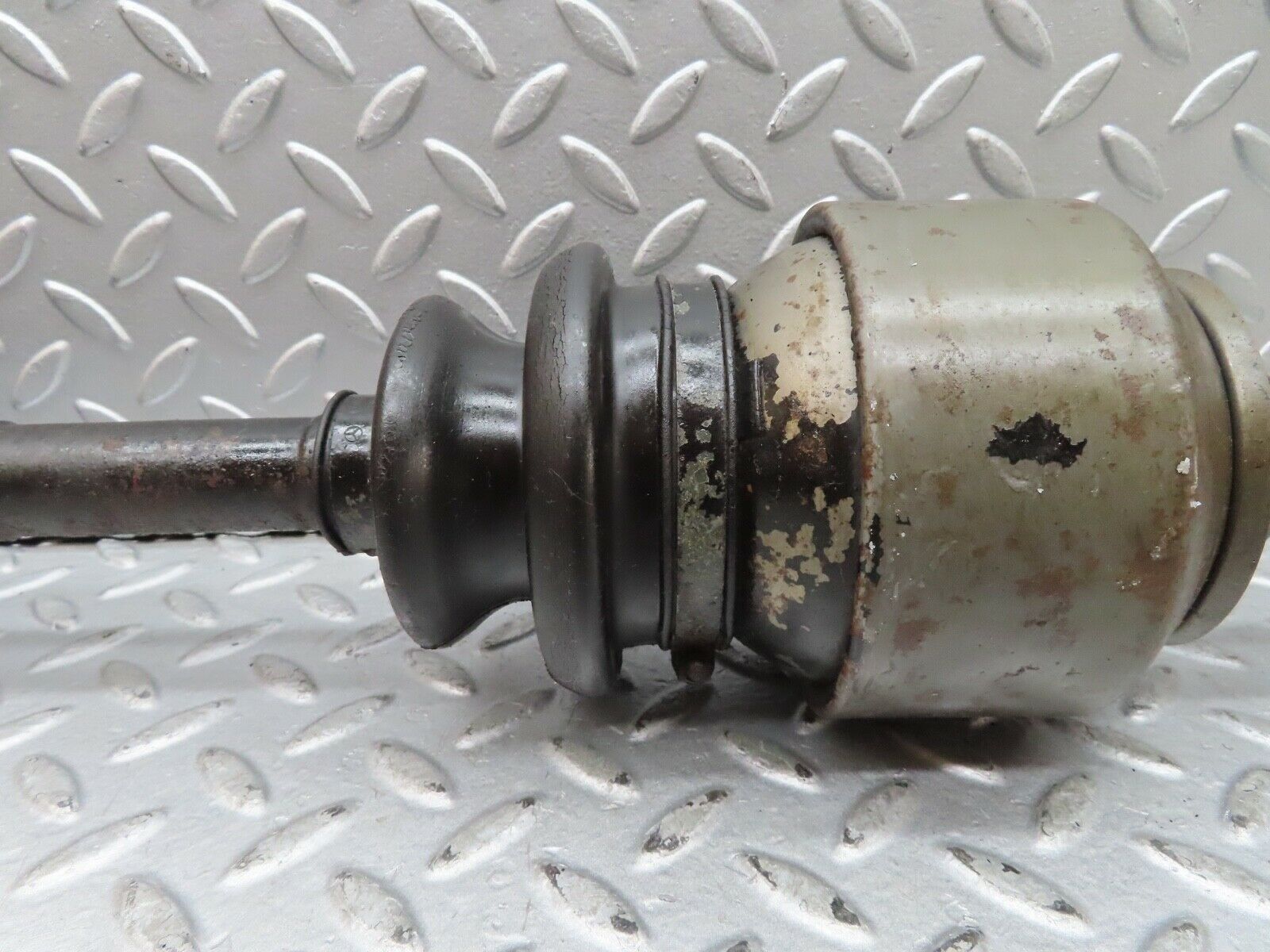 17811 Mercedes-Benz W116 450SEL Axle Shaft Drive Shaft