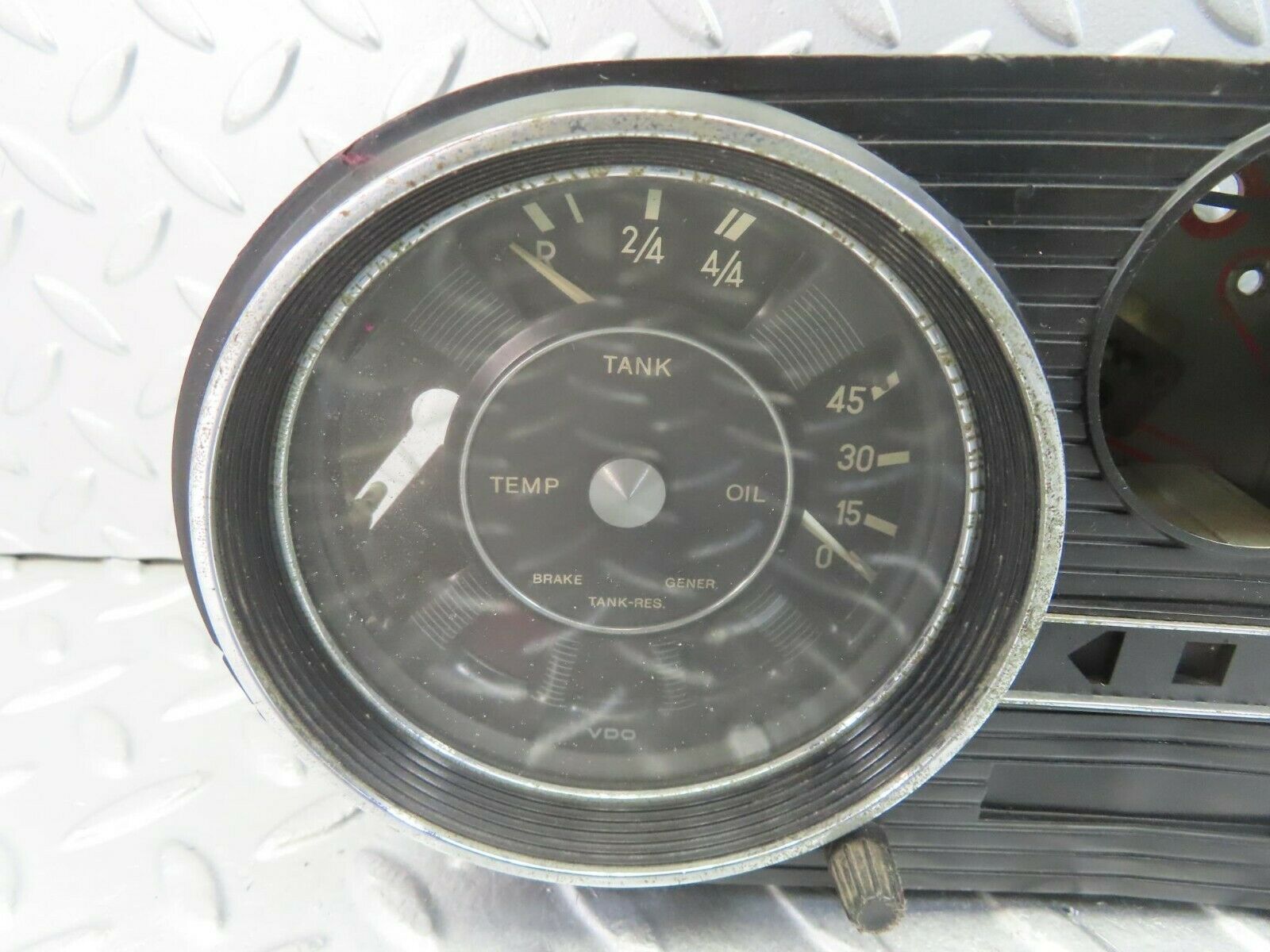 10645 Mercedes-Benz W115 Instrument Cluster