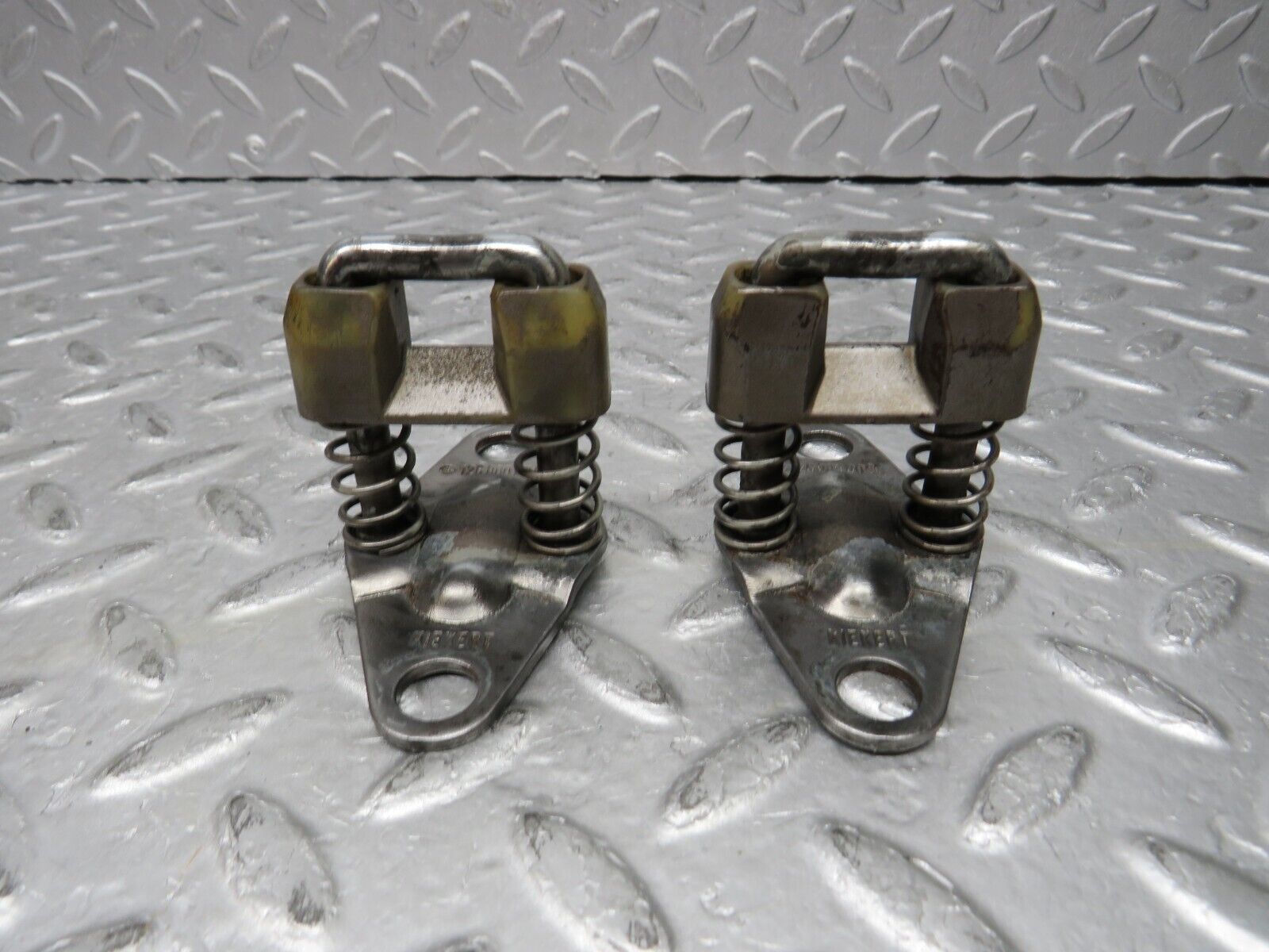 37091 Mercedes-Benz C126 420SEC Coupe Bonnet Lock Catch Pair 1268800060