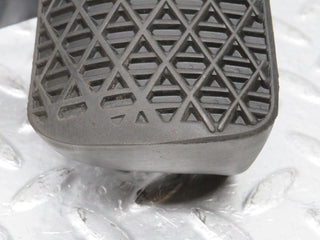 33427 Mercedes-Benz W202 C180 Brake Pedal With Rubber 1232910082