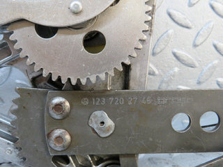 40606 Mercedes-Benz W123 300D Front Left Power Window Regulator 1237202746