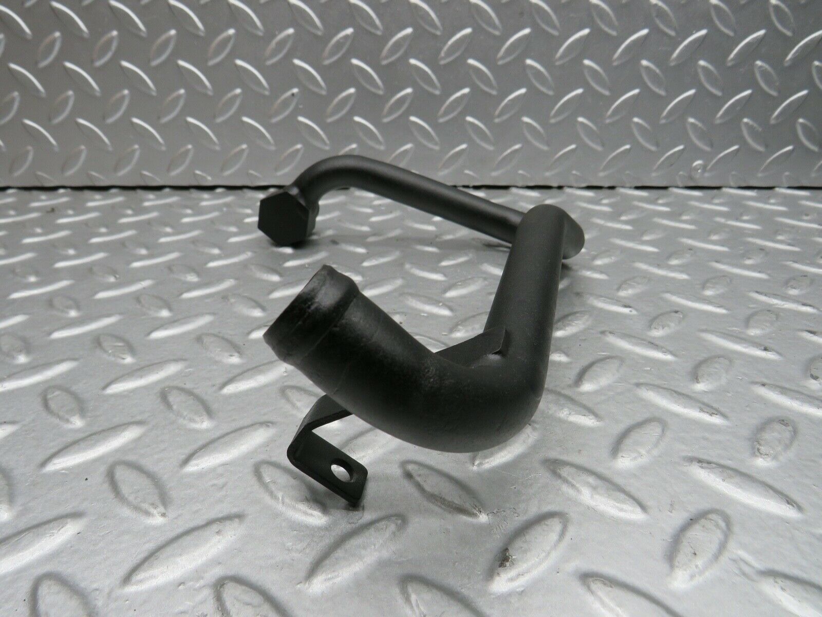 21912 Mercedes-Benz W126 300SE Coolant Hose Pipe