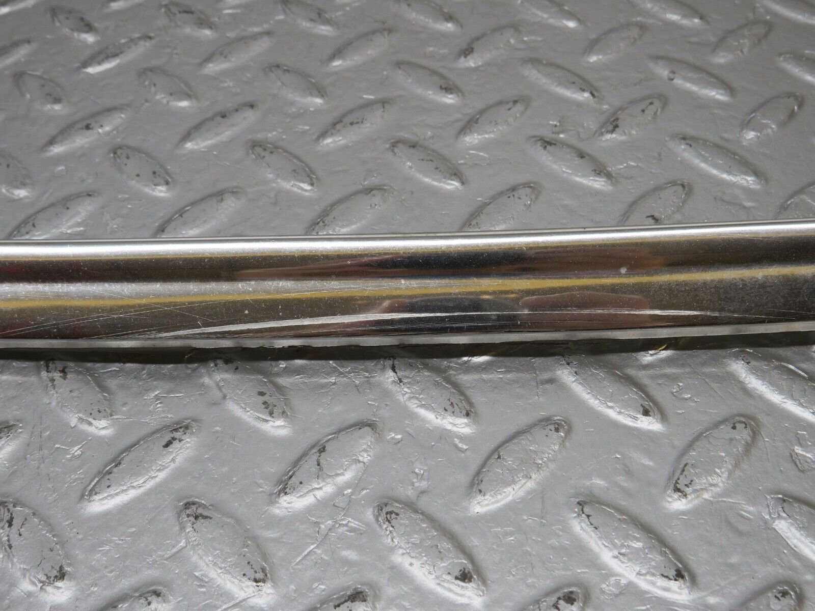 40263 Mercedes-Benz R107 Front Windscreen Chrome Frame