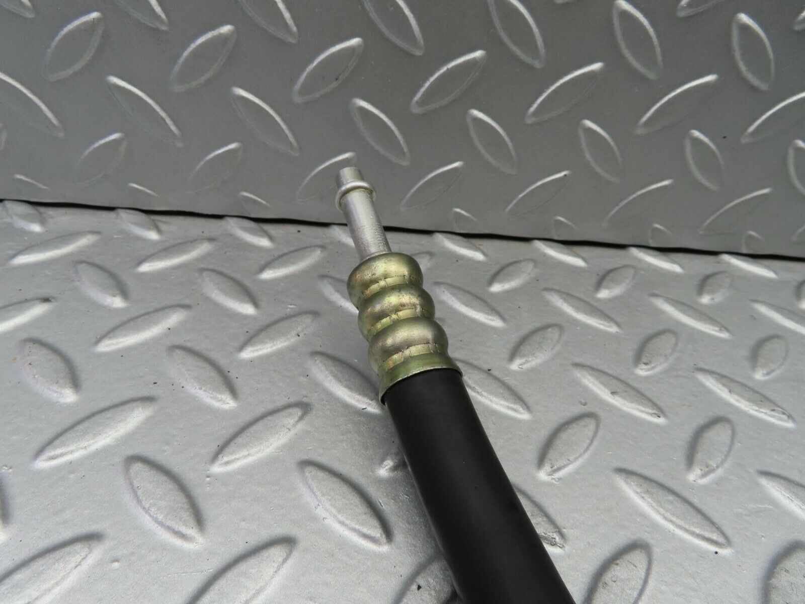 7192 Mercedes-Benz S124 E220 Wagon Air Conditioning Pipe