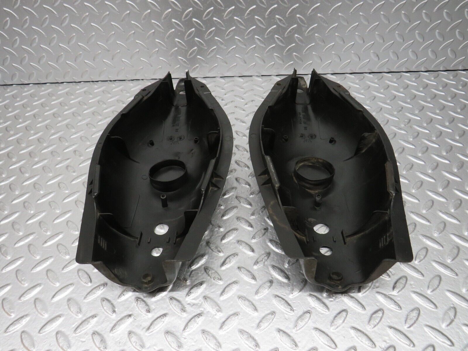 31592 Mercedes-Benz W201 190LE 1.8L Rear Control Arm Cover Pair 1293520188