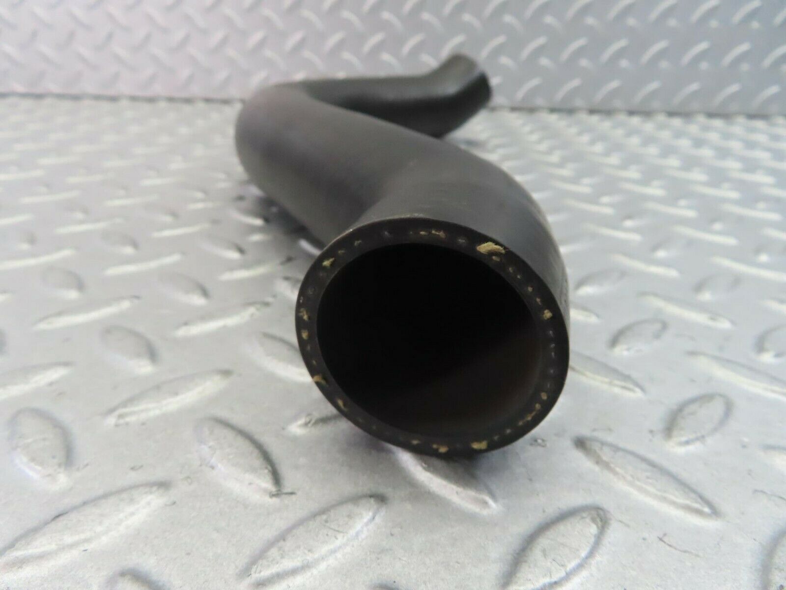 8531 Mercedes-Benz R107 Radiator Hose 1075010682
