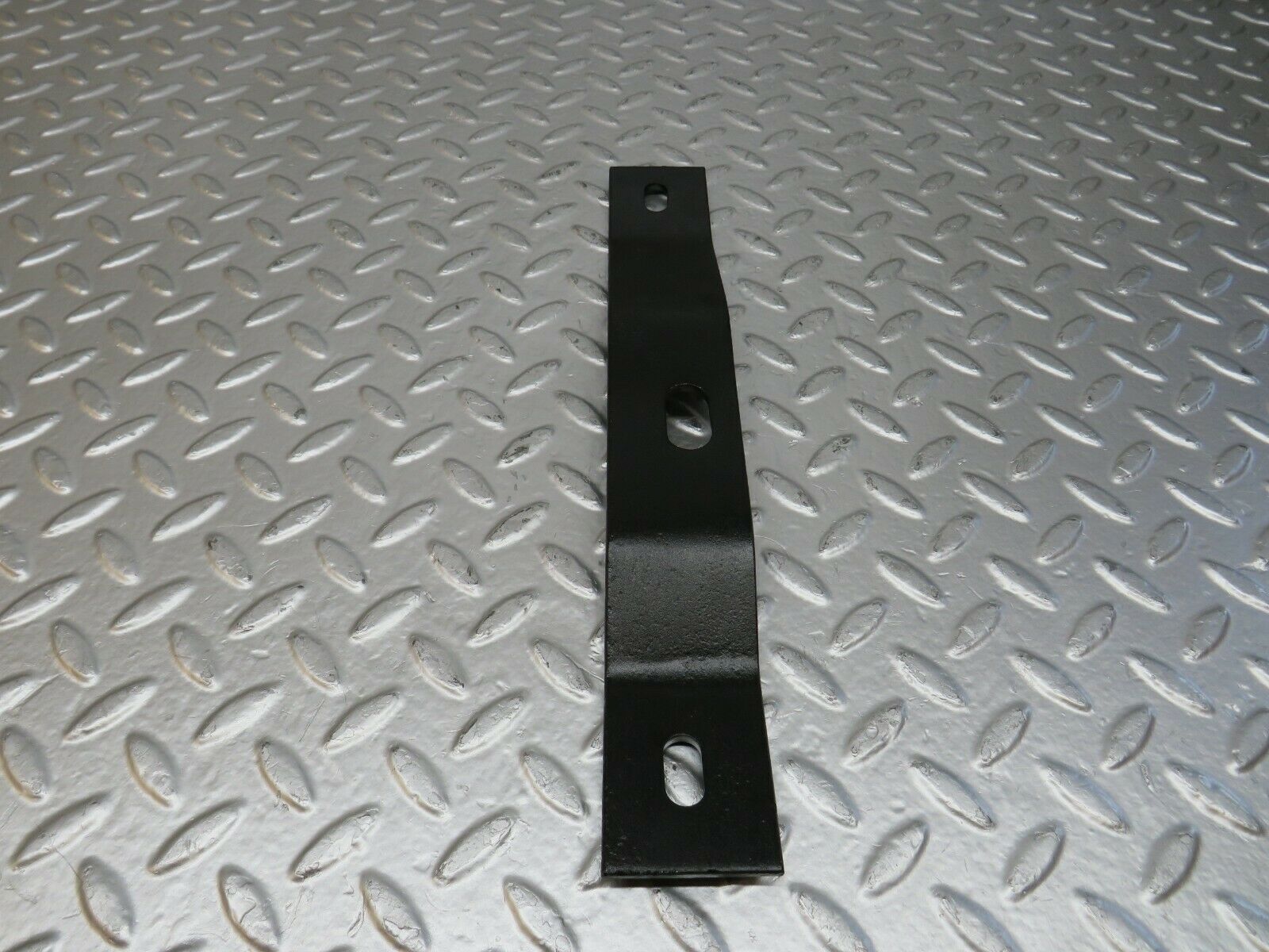 24563 Mercedes-Benz W108 Front Bumper Bracket