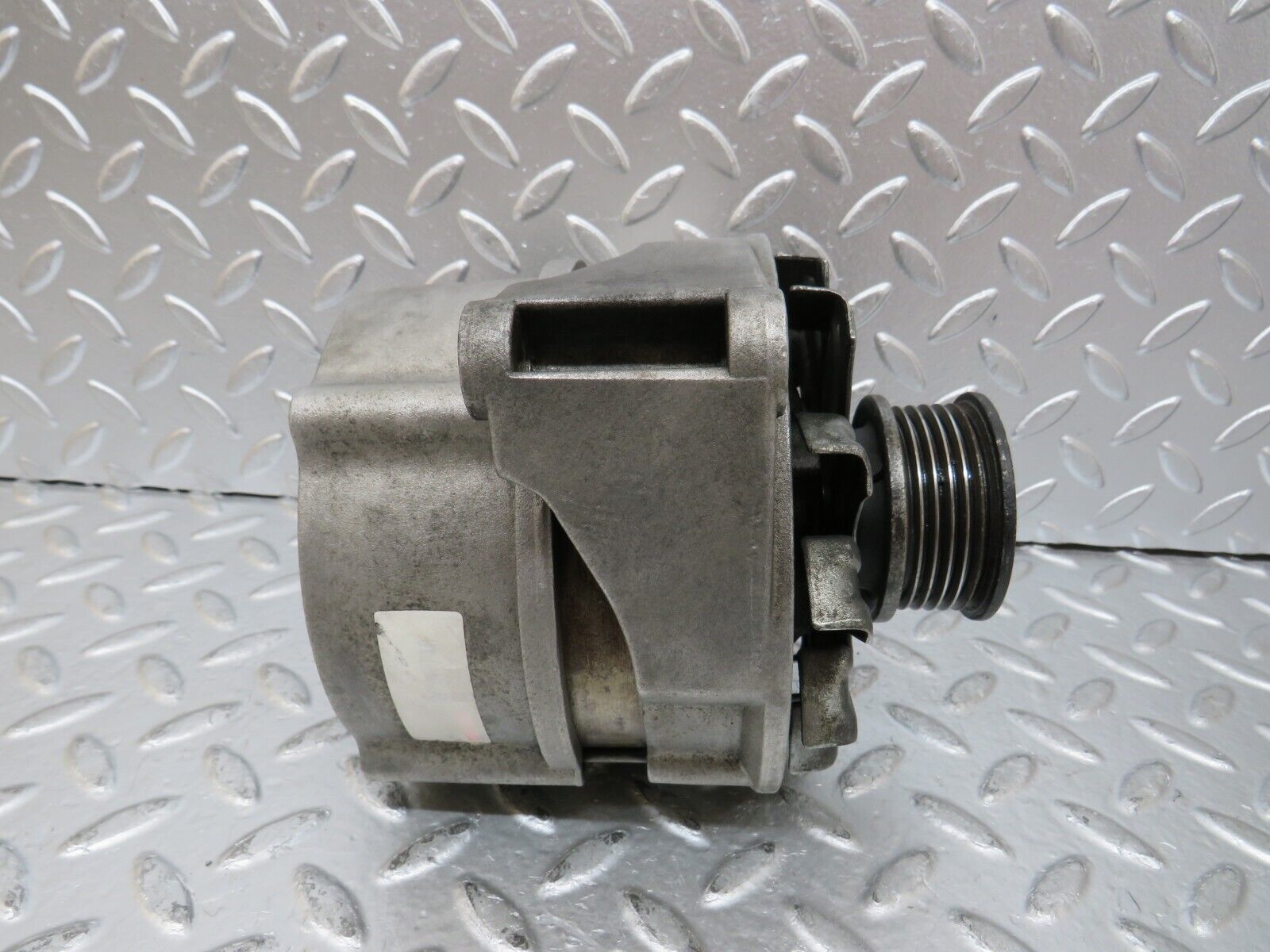 25367 Mercedes-Benz W201 190D Alternator Generator