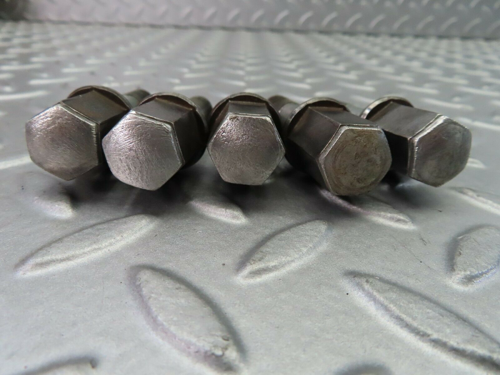 7418 Mercedes-Benz 5x Alloy Wheel Lug Bolt M12x1.5