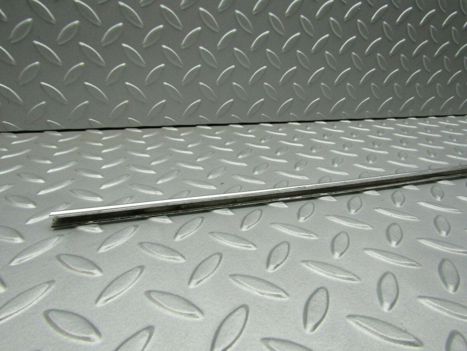 3321 Mercedes-Benz W115 220D Roof Chrome Trim Left Side