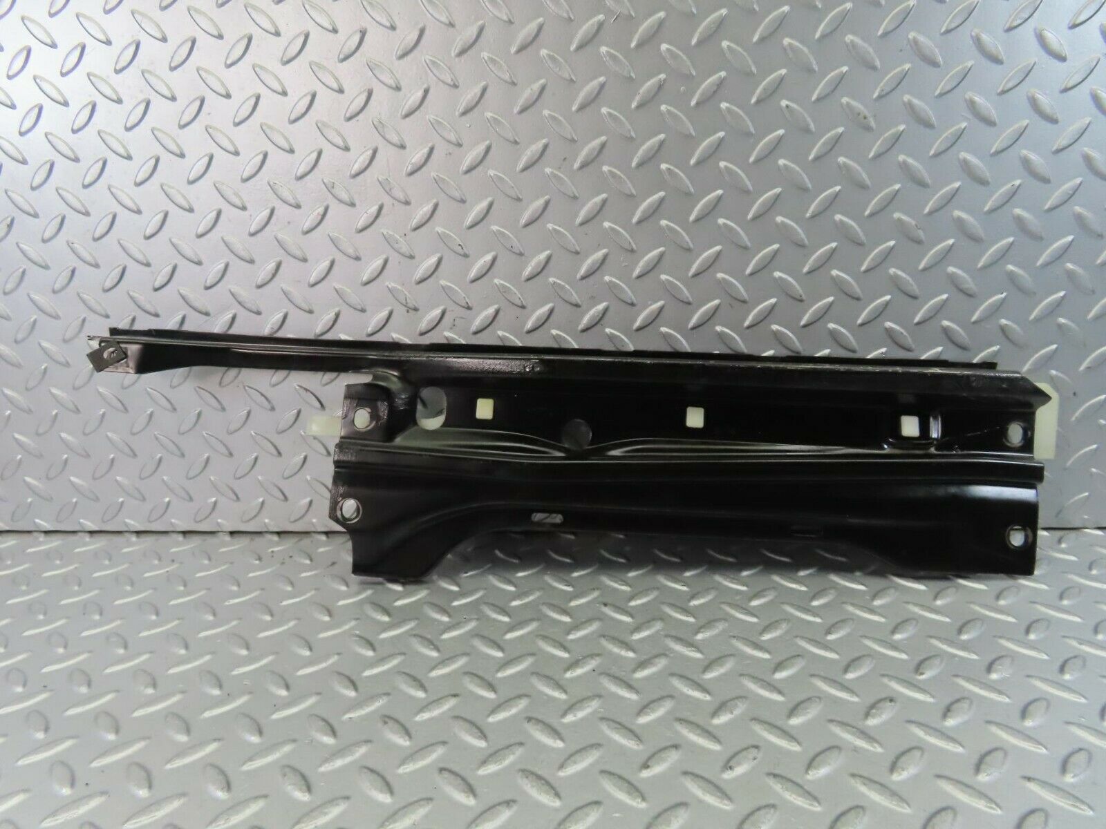 9313 Mercedes-Benz C124 300CE Coupe Rear Window Channel Support Right