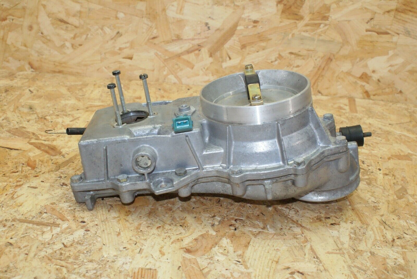 2350 Mercedes-Benz W123 280E Air Flow Mass Meter Sensor Bosch 0438120032