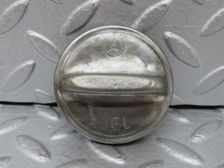 W108 engine oil filler cap used OEM