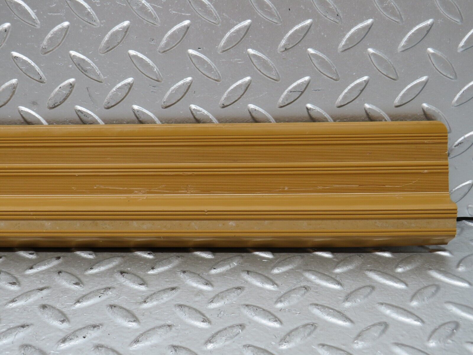 28554 Mercedes-Benz W123 230E Front Right Door Sill Trim Palomino