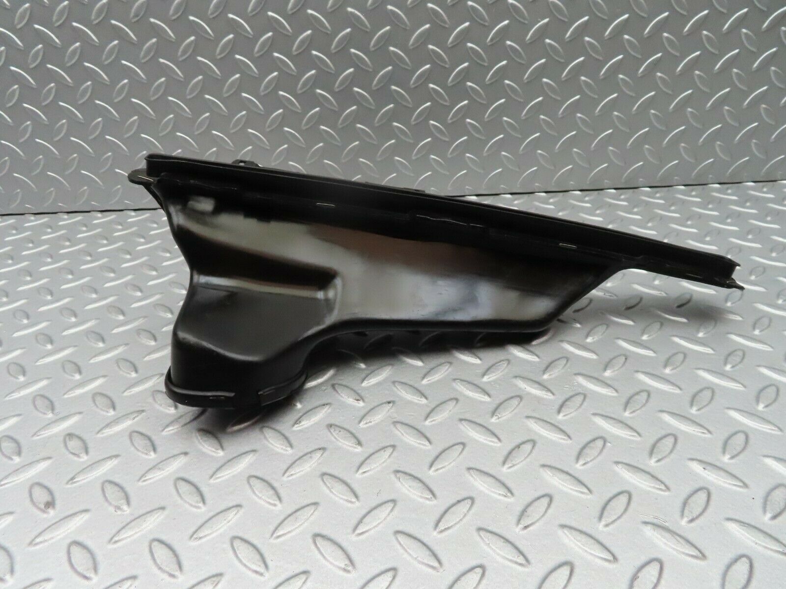 5445 Mercedes-Benz W124 230E Air Vent Duct Right 1248300419