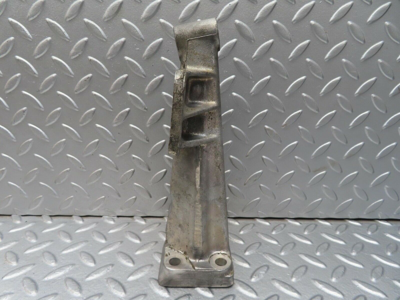 12814 Mercedes-Benz W111 220SE Engine Mount Bracket Left Side 1272230204