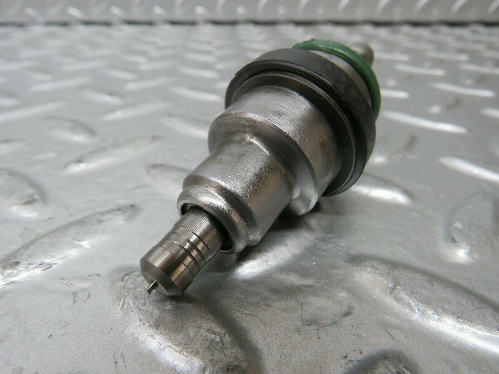 23664 Mercedes-Benz W114 280E Fuel Injector Bosch 0280150014